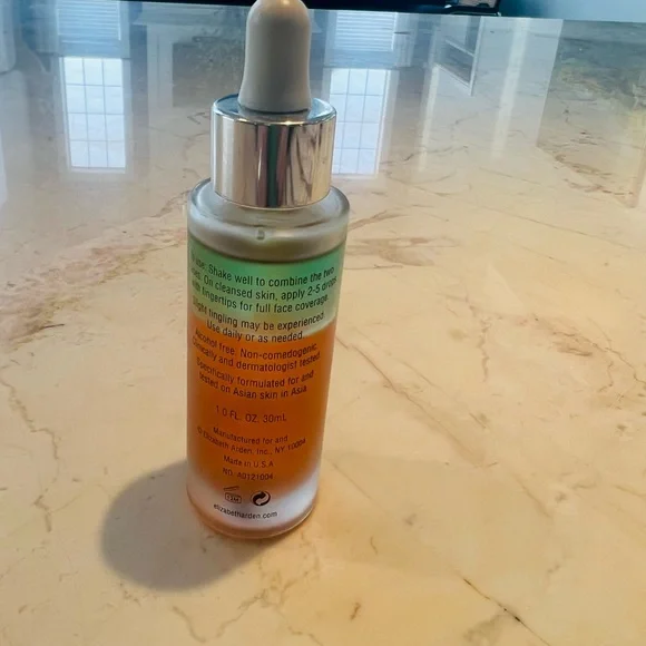 Elizabeth Arden Visibly Brightening CicaGlow Concentrate - Picture 4 of 7